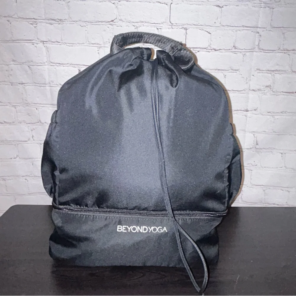 Beyond Yoga Convertible Gym Bag Backpack‎